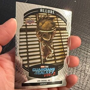 Marvel Infinity Saga Allure Card — Gold and White Backing